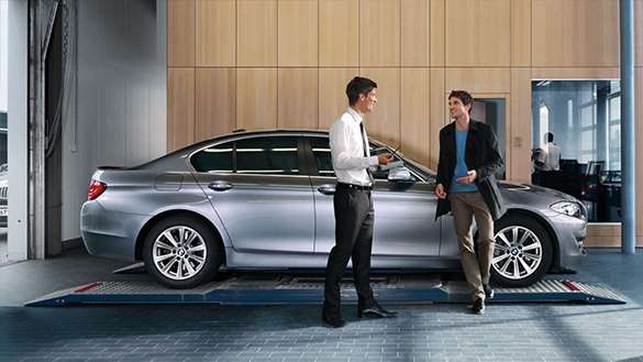 Naprawy pogwarancyjne w serwisie BMW i zadowolony Klient.